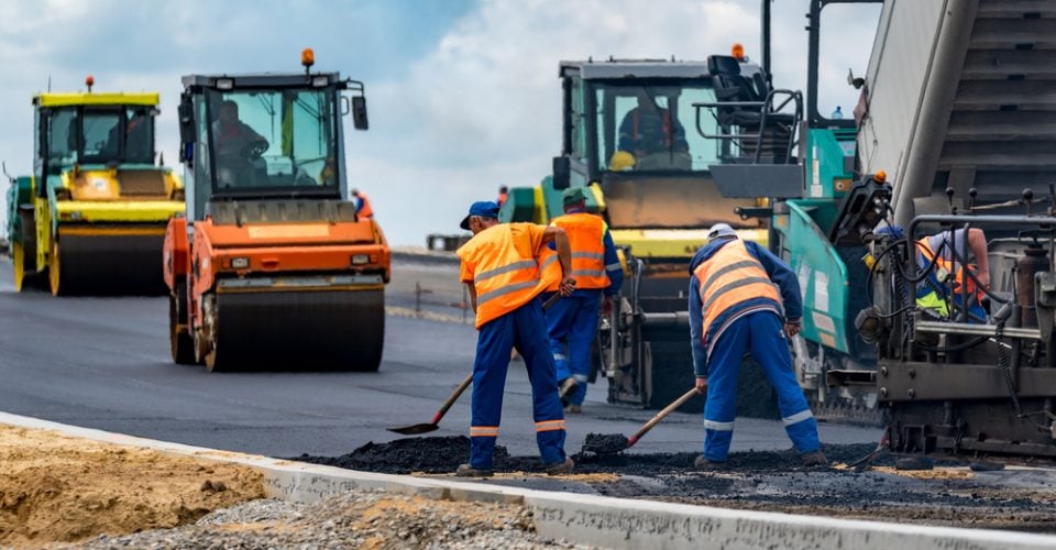 Zwaar weer in de bouw, wat te doen met personeel? | JPR Advocaten