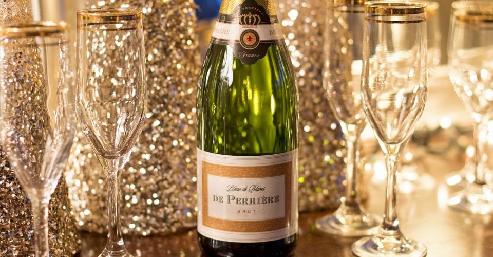 Hoe overleef ik de kerstborrel op het werk? | JPR Advocaten